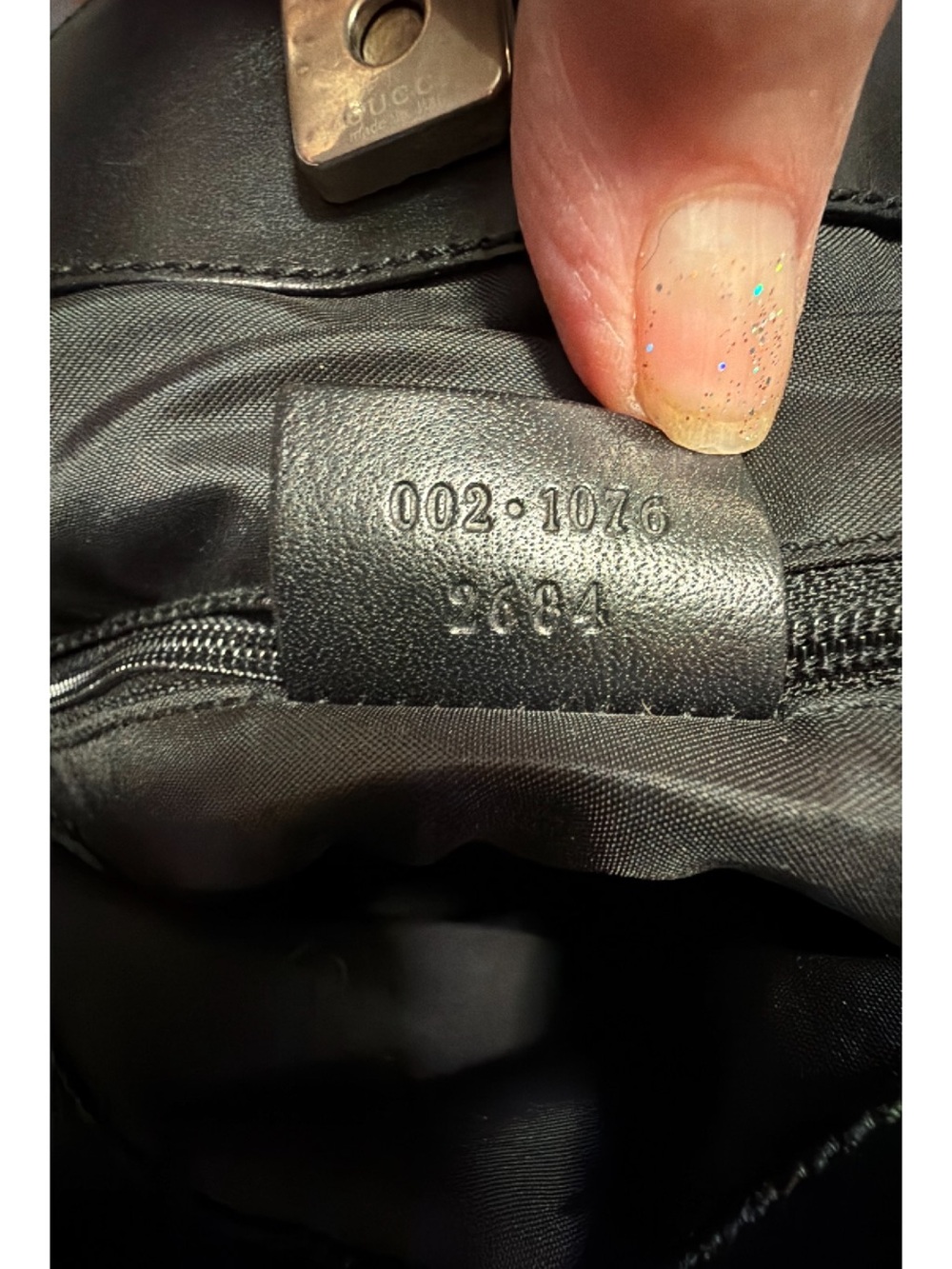 Vintage Gucci Black Nylon Shoulder Bag with Dual Front Pockets - Picture 6 of 8